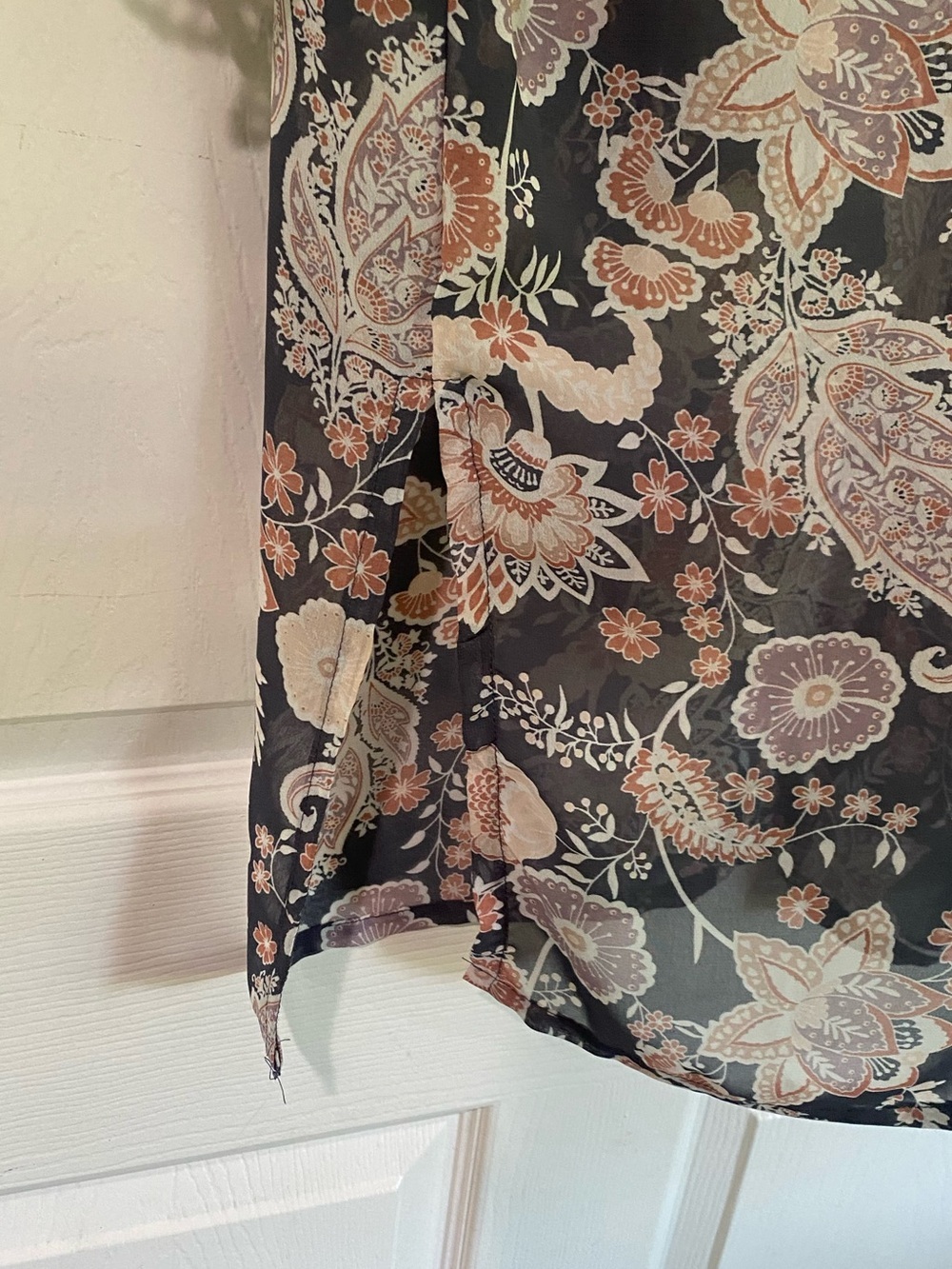 Wallflower Kimono Gray Pink Open Front XS Boho Paisley Floral Lace Trim - Picture 7 of 12
